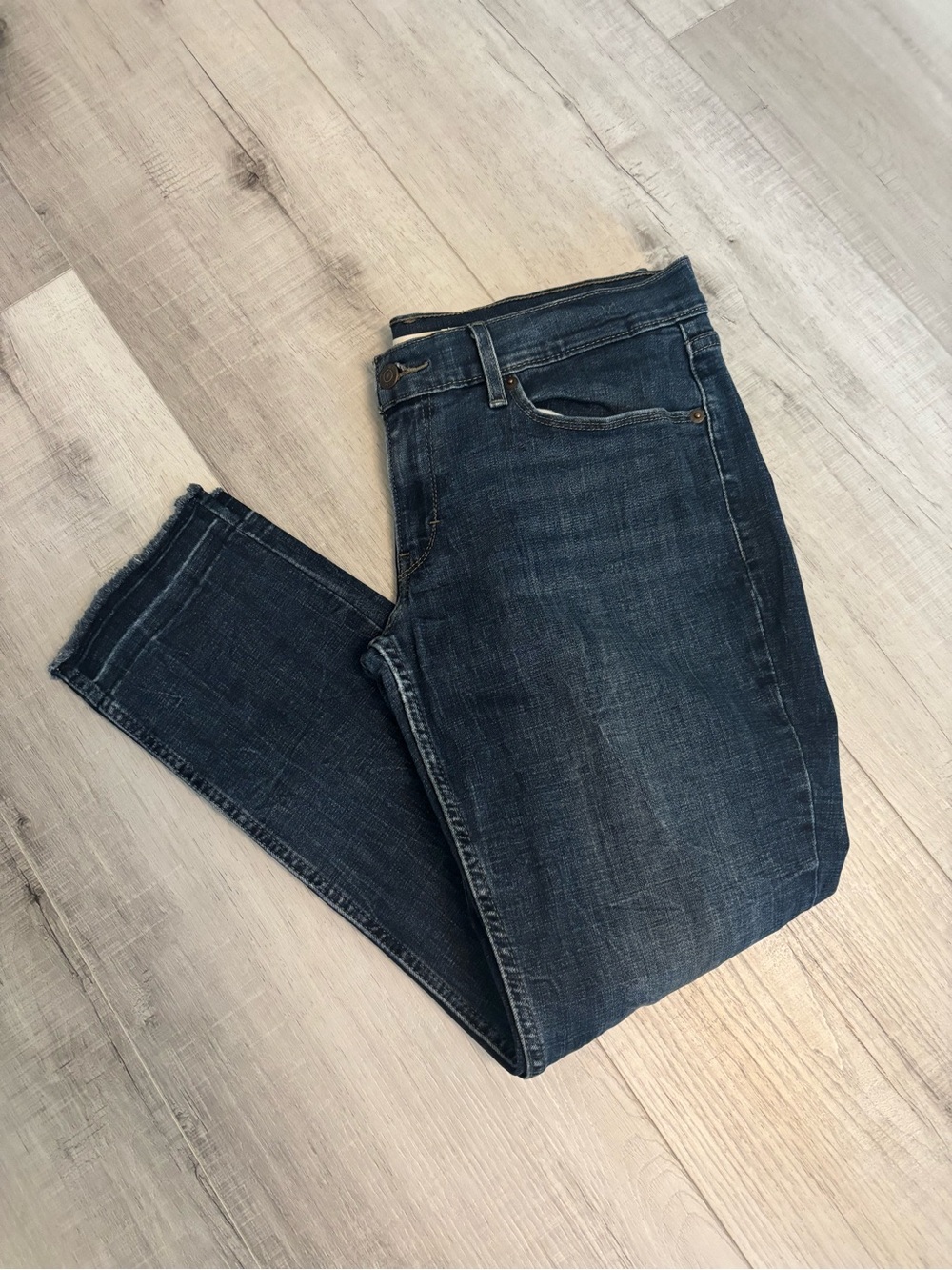 Levi’s 524 Skinny Jeans 30 Dark Wash Raw Hem Stretch Denim